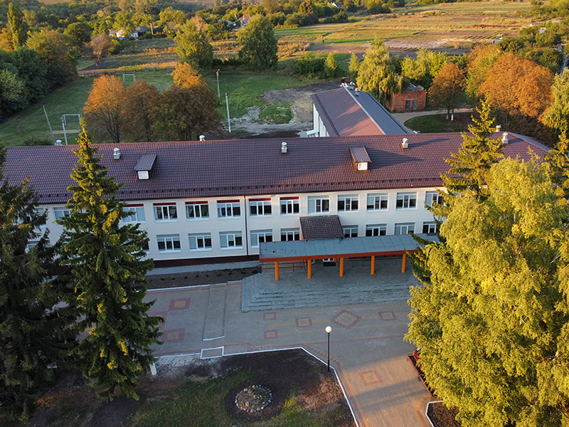 Здание школы после капитального ремонта 2021 года